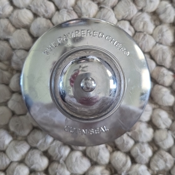 Pampered Chef Cut-N-Seal - Picture 2 of 8